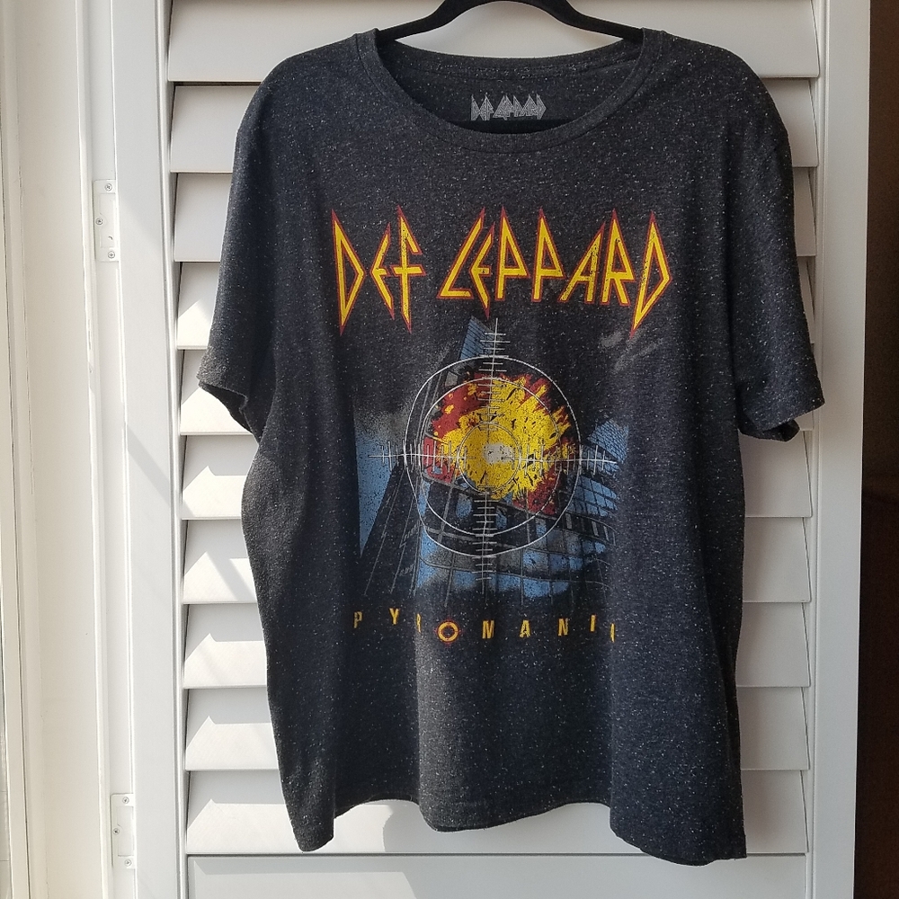 Def Leppard Pyromania Graphic Band T-shirt Size L